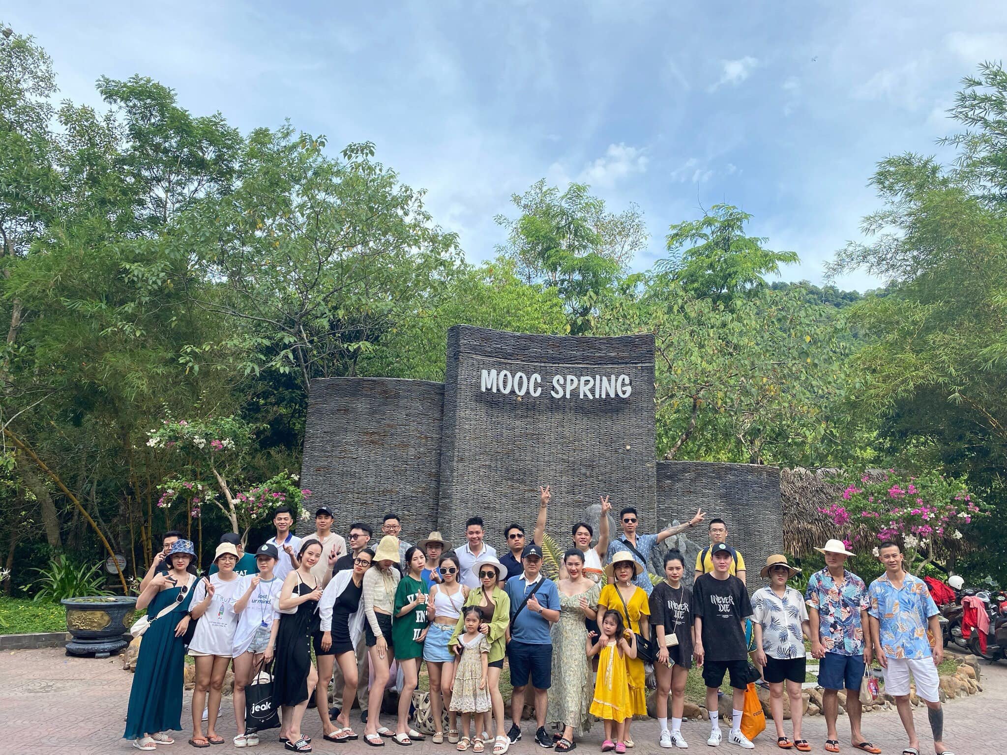 Cùng nhau tham quan những địa điểm nổi tiếng