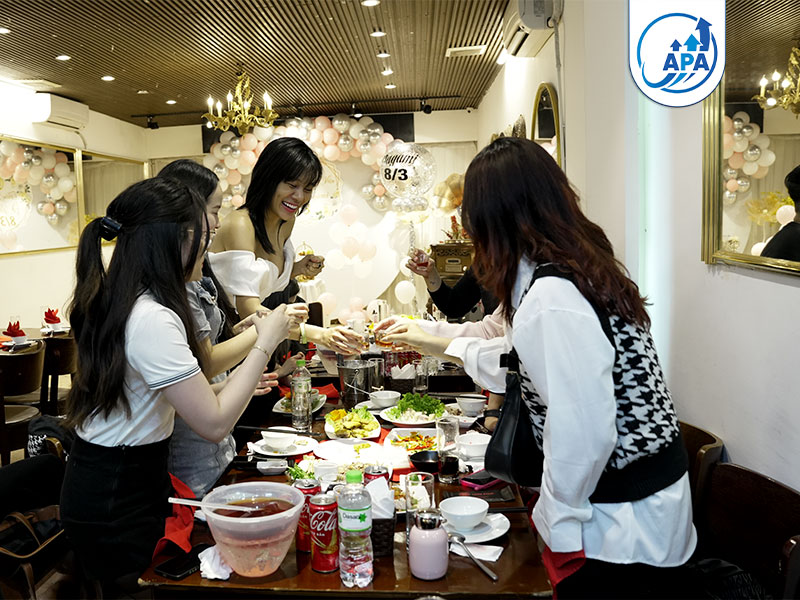 Công ty CP Apa Medic chào mừng ngày Quốc tế Phụ nữ 8/3