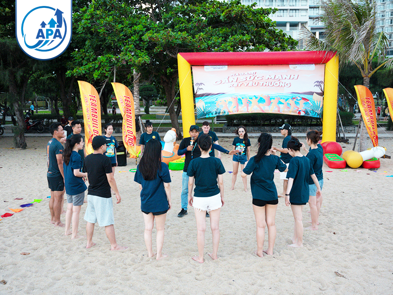 Thể hiện sức mạnh đồng đội qua các trò chơi tập thể