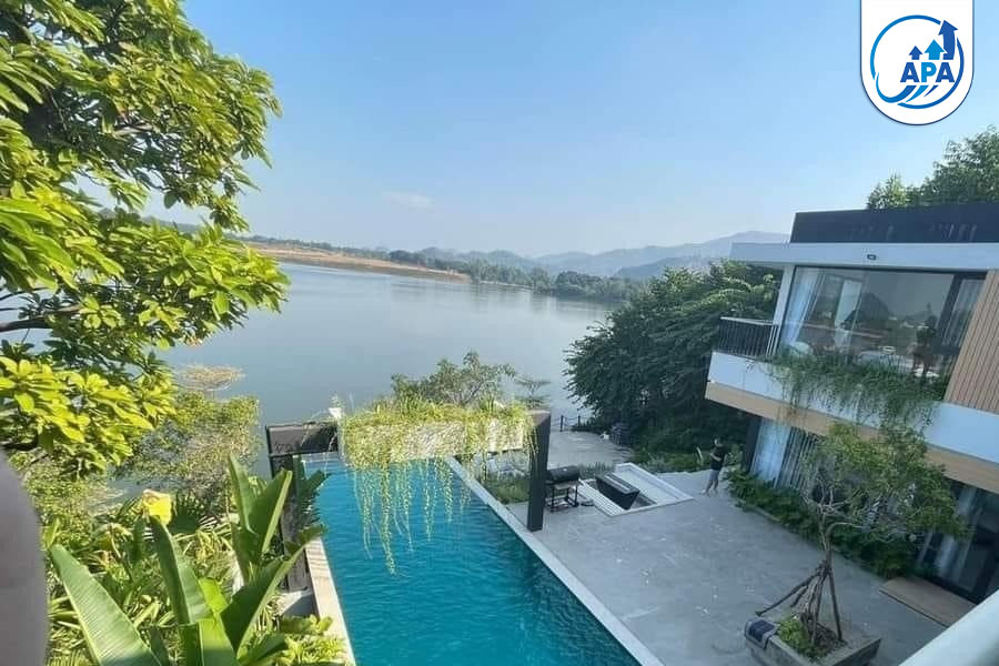 Không gian xinh đẹp tại khu nghỉ dưỡng cạnh hồ Đồng Chanh